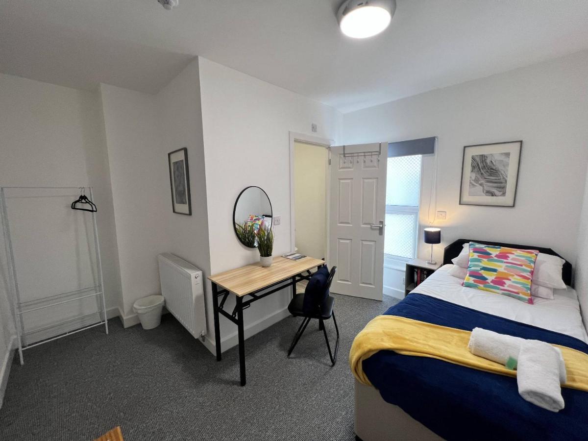 Stay - The Wellington Burton On Trent Exteriör bild
