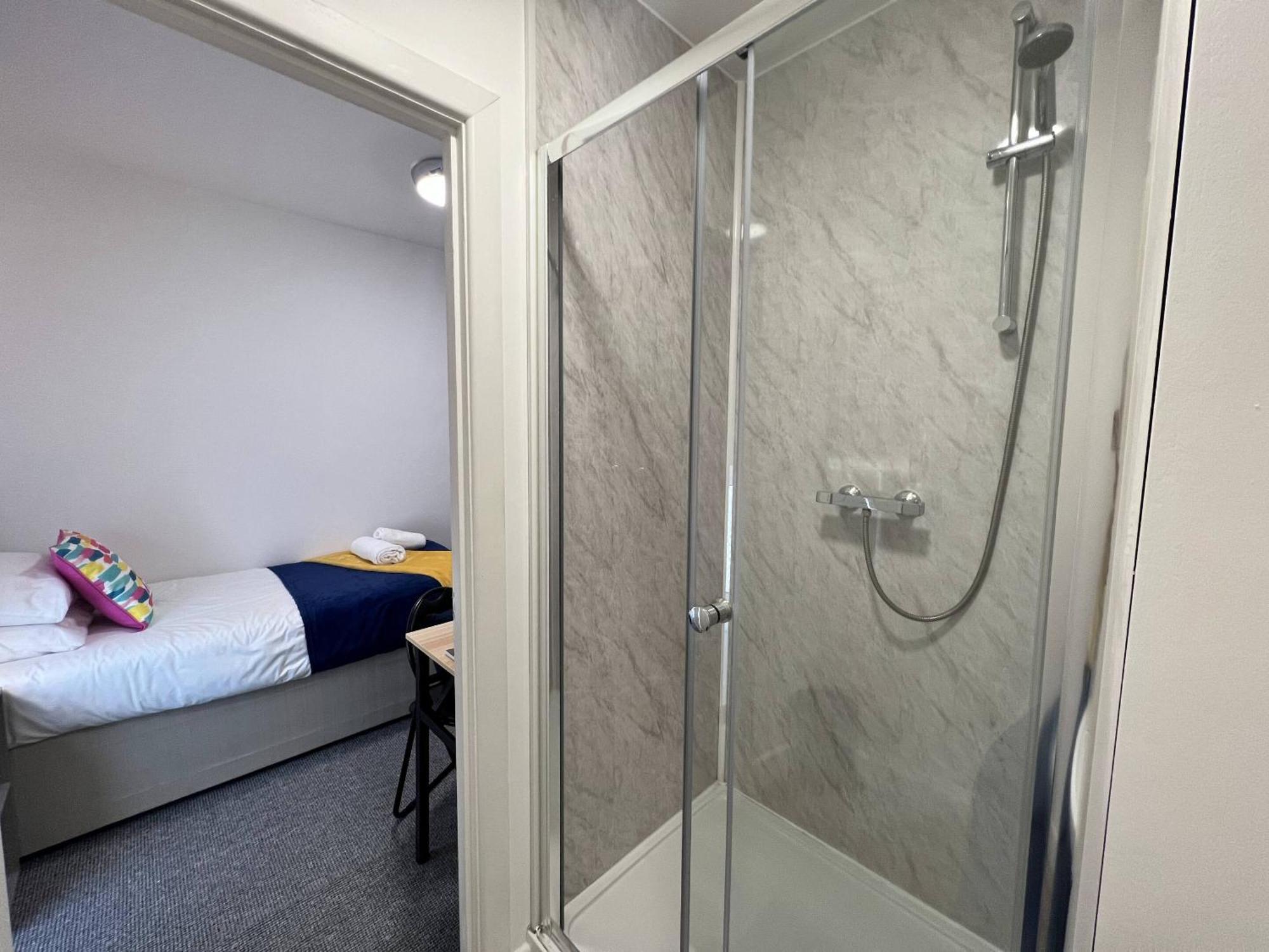 Stay - The Wellington Burton On Trent Exteriör bild